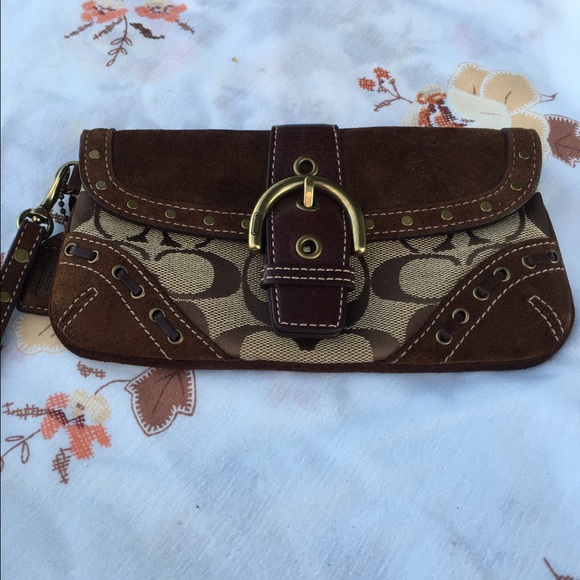 💥Authentic Coach Wristlet 💥 - Picture 1 of 7